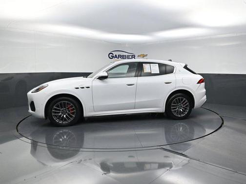 Bianco Astro Metallic 2023 Maserati Grecale GT