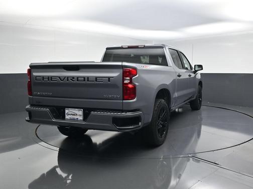 Sterling Gray Metallic 2025 Chevrolet Silverado 1500 Custom