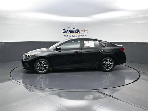 Aurora Black 2023 Kia Forte LXS