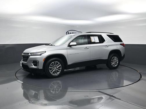 Silver Ice Metallic 2022 Chevrolet Traverse LT Cloth