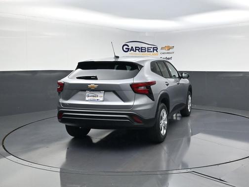 Sterling Gray Metallic 2026 Chevrolet Trax LS