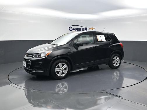 Mosaic Black Metallic 2020 Chevrolet Trax LS