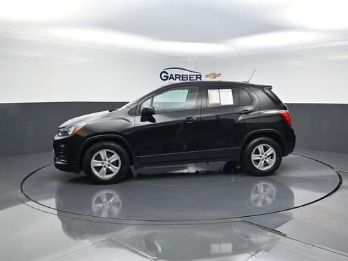 Mosaic Black Metallic 2020 Chevrolet Trax LS