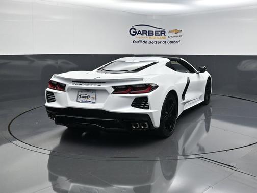 Arctic White 2026 Chevrolet Corvette Stingray w/1LT