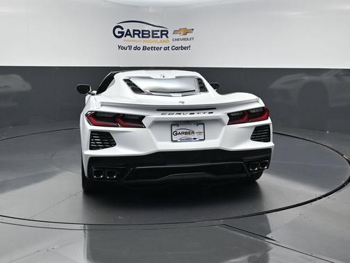 Arctic White 2026 Chevrolet Corvette Stingray w/1LT