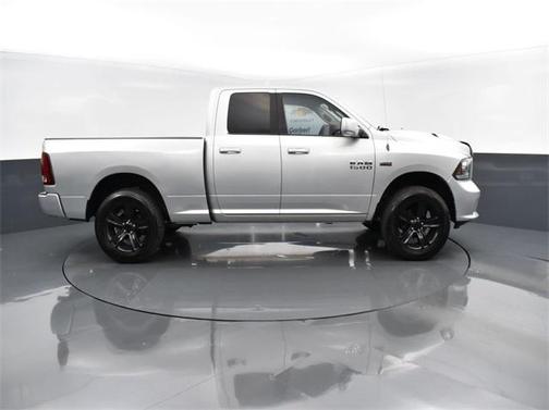Photo 2 of 39 of 2013 RAM 1500 Sport