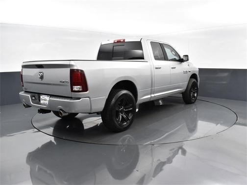 Photo 3 of 39 of 2013 RAM 1500 Sport
