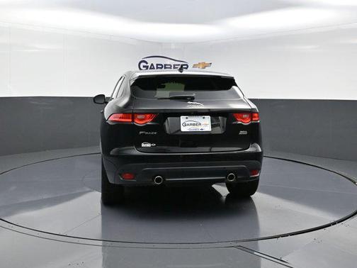 2019 Jaguar F-PACE 30t R-Sport