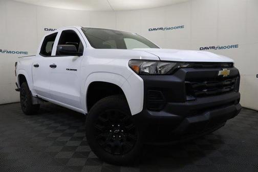 Summit White 2026 Chevrolet Colorado WT