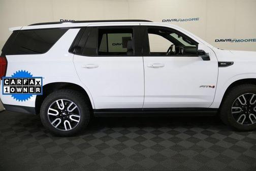 Summit White 2022 GMC Yukon AT4