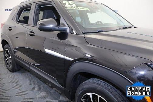 Mosaic Black Metallic 2025 Chevrolet Trailblazer LT