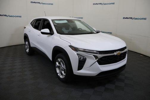Summit White 2026 Chevrolet Trax LS