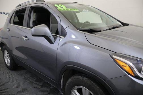 Satin Steel Metallic 2019 Chevrolet Trax LT