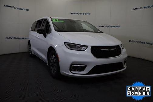 2024 Chrysler Pacifica Hybrid Select