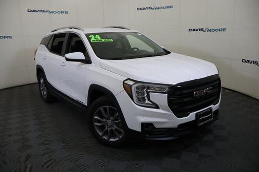 Summit White 2024 GMC Terrain SLT