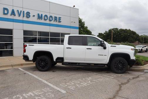 Summit White 2026 Chevrolet Silverado 2500 LT