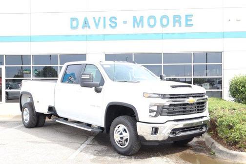Summit White 2026 Chevrolet Silverado 3500 LT