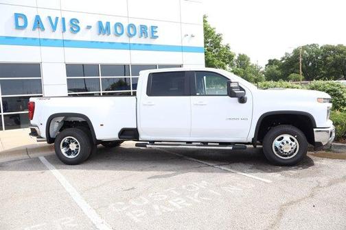 Summit White 2026 Chevrolet Silverado 3500 LT