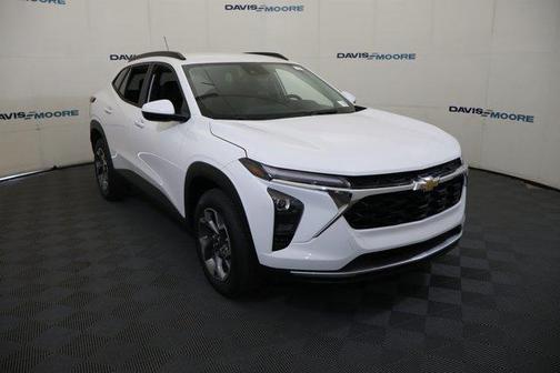 Summit White 2026 Chevrolet Trax LT