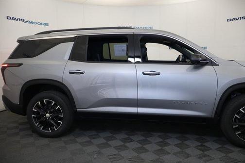 Sterling Gray Metallic 2026 Chevrolet Traverse LT