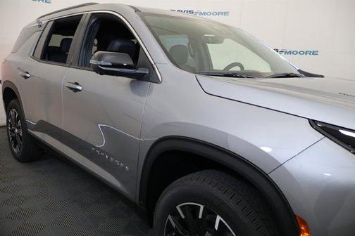 Sterling Gray Metallic 2026 Chevrolet Traverse LT