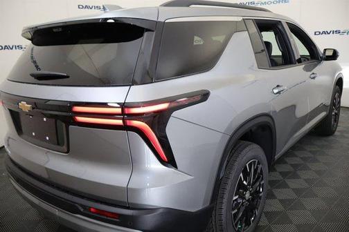 Sterling Gray Metallic 2026 Chevrolet Traverse LT