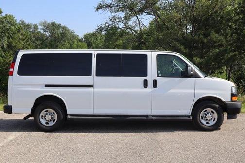2022 Chevrolet Express 3500 LS
