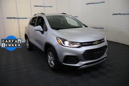 Silver Ice Metallic 2022 Chevrolet Trax LT