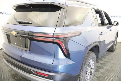 Lakeshore Blue Metallic 2026 Chevrolet Traverse LT