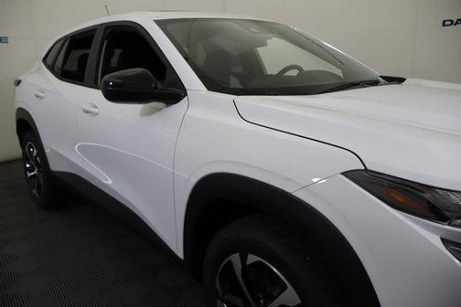 Summit White 2026 Chevrolet Trax 1RS