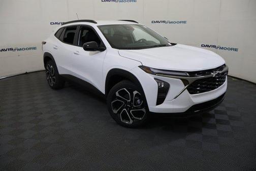 Summit White 2026 Chevrolet Trax 2RS