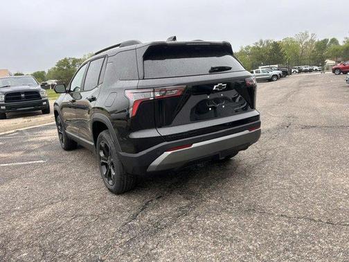 Mosaic Black Metallic 2026 Chevrolet Equinox LT