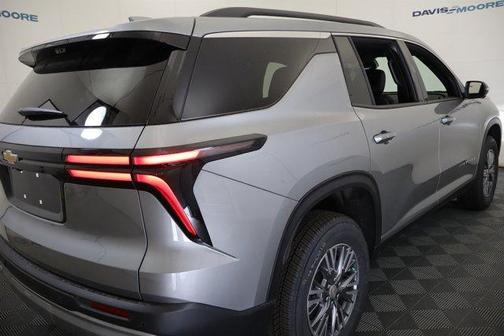 Sterling Gray Metallic 2026 Chevrolet Traverse LT