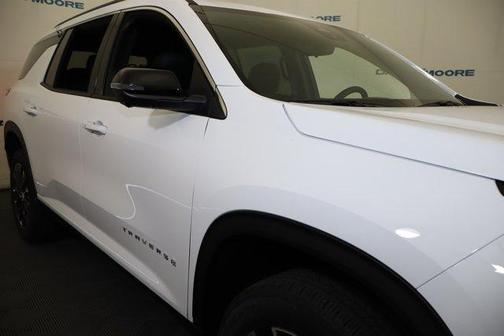 Summit White 2026 Chevrolet Traverse LT