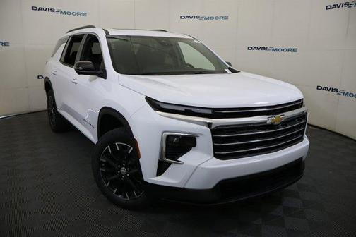 Summit White 2026 Chevrolet Traverse LT