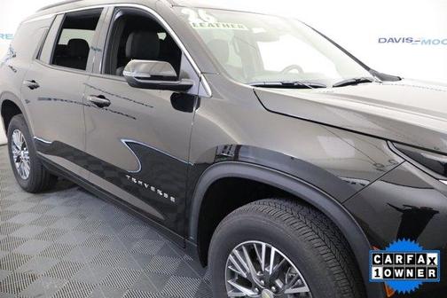 Mosaic Black Metallic 2026 Chevrolet Traverse LT