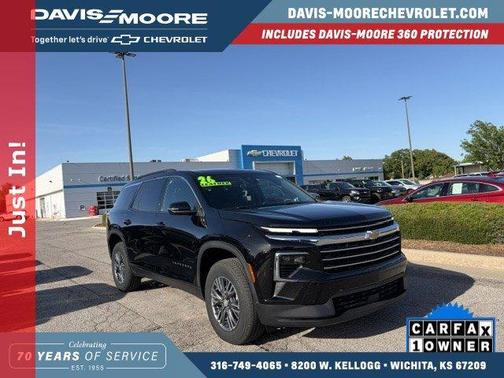 Mosaic Black Metallic 2026 Chevrolet Traverse LT