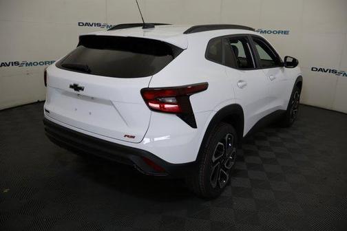 Summit White 2026 Chevrolet Trax 2RS