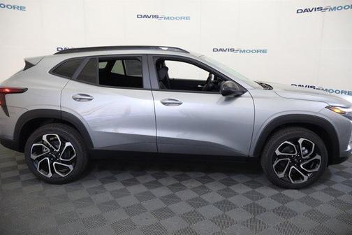 Sterling Gray Metallic 2026 Chevrolet Trax 2RS