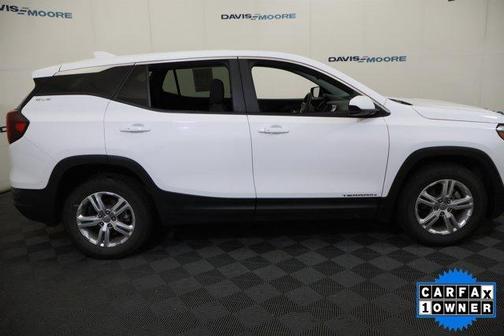 Summit White 2024 GMC Terrain SLE