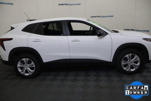 Summit White 2025 Chevrolet Trax LS