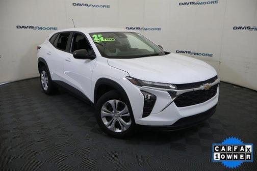 Summit White 2025 Chevrolet Trax LS