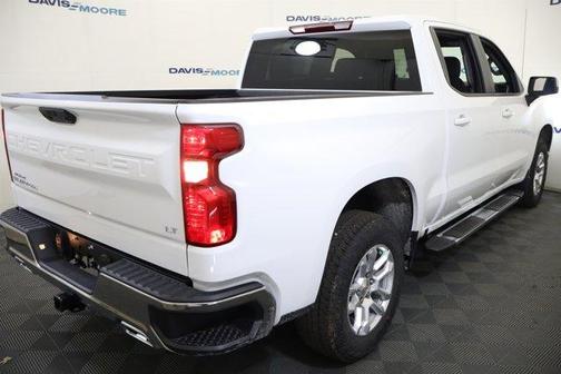 Summit White 2026 Chevrolet Silverado 1500 LT