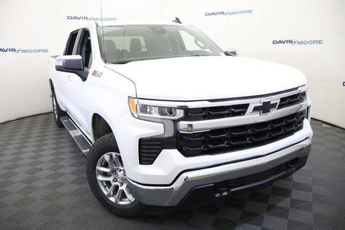 Summit White 2026 Chevrolet Silverado 1500 LT