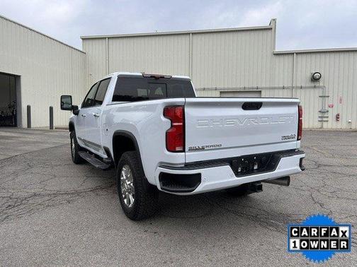 Polar White 2026 Chevrolet Silverado 3500 High Country