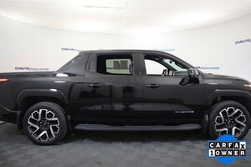 2024 Chevrolet Silverado EV RST