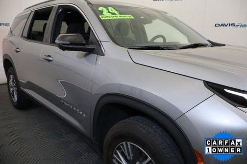 Sterling Gray Metallic 2024 Chevrolet Traverse LT