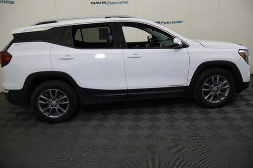 Summit White 2024 GMC Terrain SLT