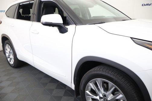 White 2021 Toyota Highlander Limited