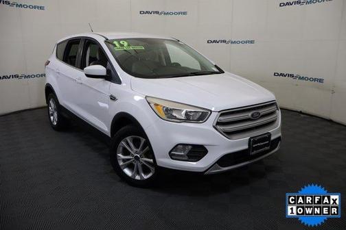 Oxford White 2019 Ford Escape SE
